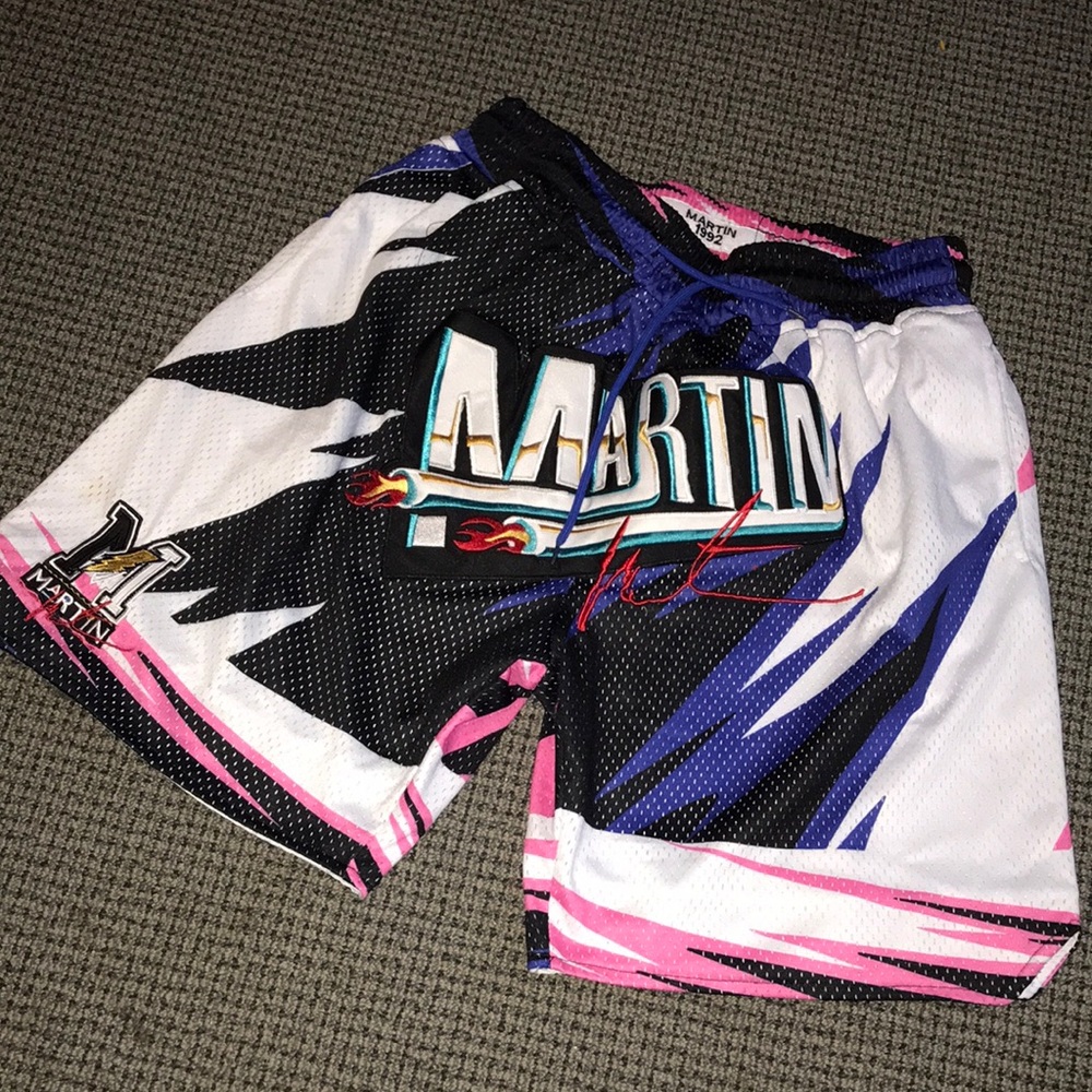 Headgear Classics Martin Show Graphic Athletic Mesh Shorts Mens Small Black Pink